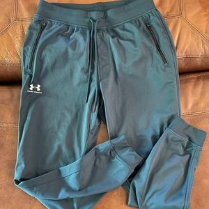 Under Armour track pants, joggers Men’s L